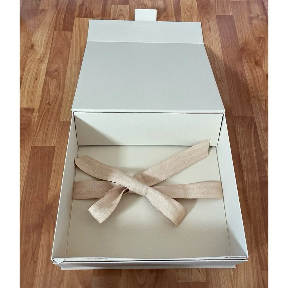 Valentino empty box‎